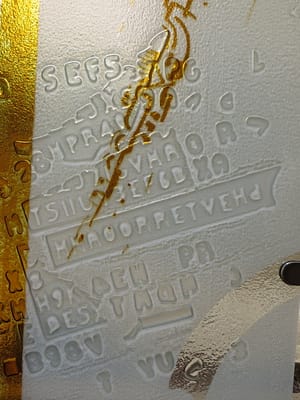 thermoformage du verre avec peintures au jaune d'argent